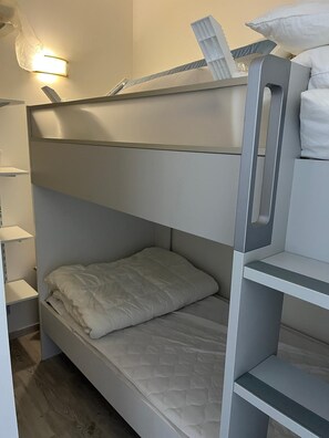 2 bedrooms