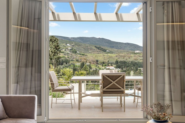 Vila conforto, 2 quartos, piscina particular, vista para o mar | 2 quartos, escrivaninha, espaço de trabalho para notebook