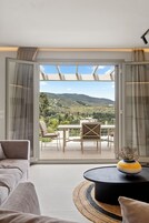 2 habitaciones, escritorio y espacio para trabajar con laptop 