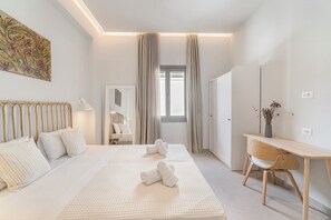 Villa Grand, 2 habitaciones, alberca privada, vista al mar | 2 habitaciones, escritorio y espacio para trabajar con laptop
