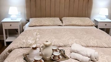 3 Schlafzimmer, Schreibtisch, Bügeleisen/Bügelbrett, Reisekinderbett