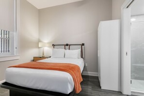 1 bedroom, iron/ironing board, bed sheets - Cozy 1BR Getaway Steps from the French Quarter (New Orleans)