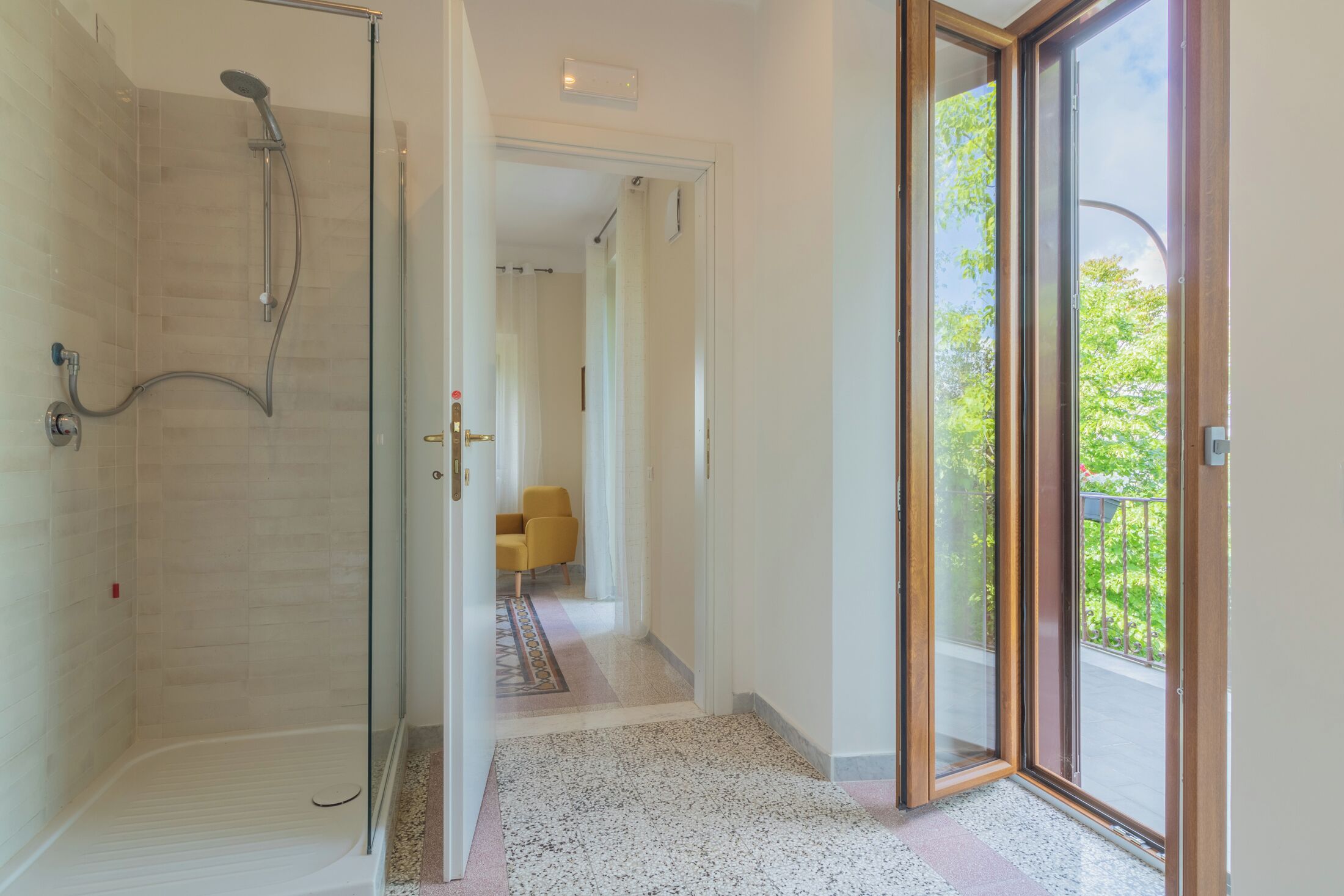 Superior-Suite, Seeblick | Badezimmer | Dusche, Haartrockner, Handtücher, Seife