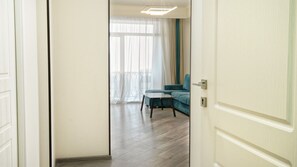 TV - 1br w/Scenic Views, Pool & Sauna (Tsaghkadzor)