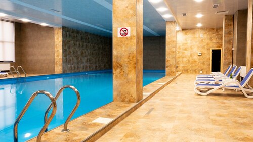 1br w/Scenic Views, Pool & Sauna