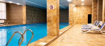 1br w/Scenic Views, Pool & Sauna