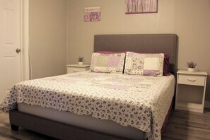 2 室のベッドルーム、アイロン / アイロン台、WiFi、ベッドシーツ