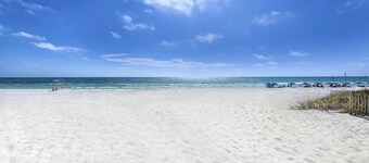 NEW List - New Golf Cart-Walk to Beach-Charming Bungalow 4BR!