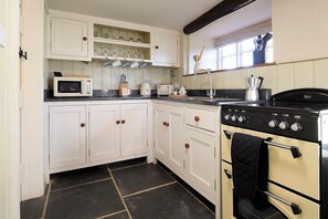 Electric kettle, toaster - Church Cottage (Exeter)