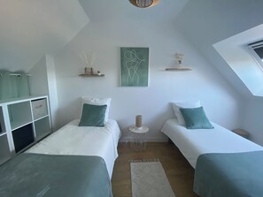 9 habitaciones, tabla de planchar con plancha, wifi y ropa de cama 