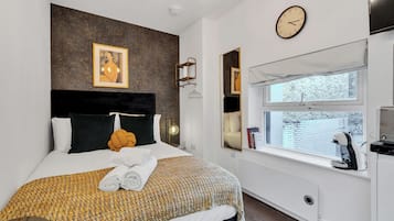 Bügeleisen/Bügelbrett, Reisekinderbett, WLAN, Bettwäsche