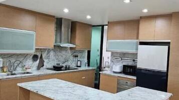 Microwave, electric kettle