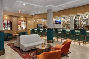 Serves lunch, dinner and happy hour - Hard Rock Hotel London Ontario (London)