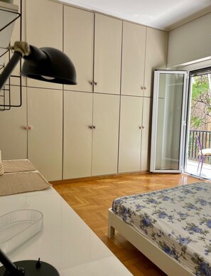 1 habitación, tabla de planchar con plancha, wifi y ropa de cama