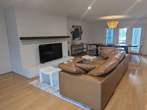 Smart TV, video games - Peninsula Haven - Private Dock on Main Channel Lake Norman (Sherrills Ford)