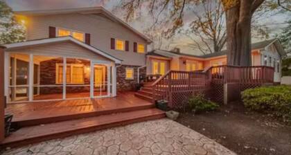 Peninsula Haven on the Lake Entire home in Sherrills Ford, North Carolina