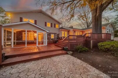 Peninsula Haven on the Lake Entire home in Sherrills Ford, North Carolina