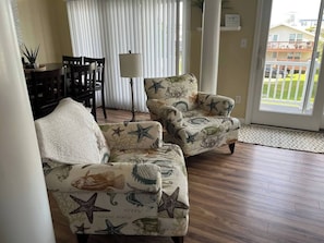 Smart-TV, Kamin, Arbeitsbereiche