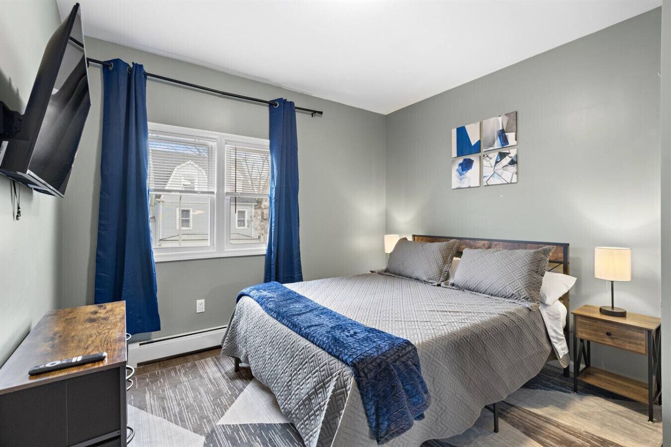 3 bedrooms, desk, iron/ironing board, free WiFi