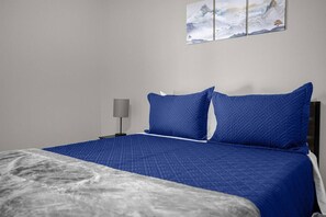 2 Schlafzimmer, Schreibtisch, Bügeleisen/Bügelbrett, kostenloses WLAN