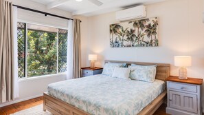 4 bedrooms, free WiFi, bed sheets