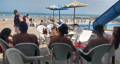 ICARAI - CUMBUCO APART. FAMILY FURNISHED. SEA FRONT HOLIDAY CLUB