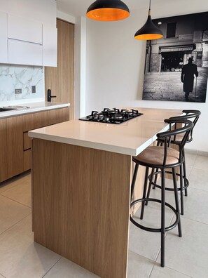 Deluxe Apartment, Balcony, Hill View | Private kitchen | Electric kettle - Villa Milá (Salento)