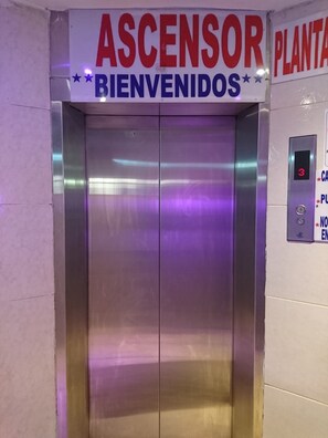 Elevator - Hostal Terranova Quitumbe (Quito)
