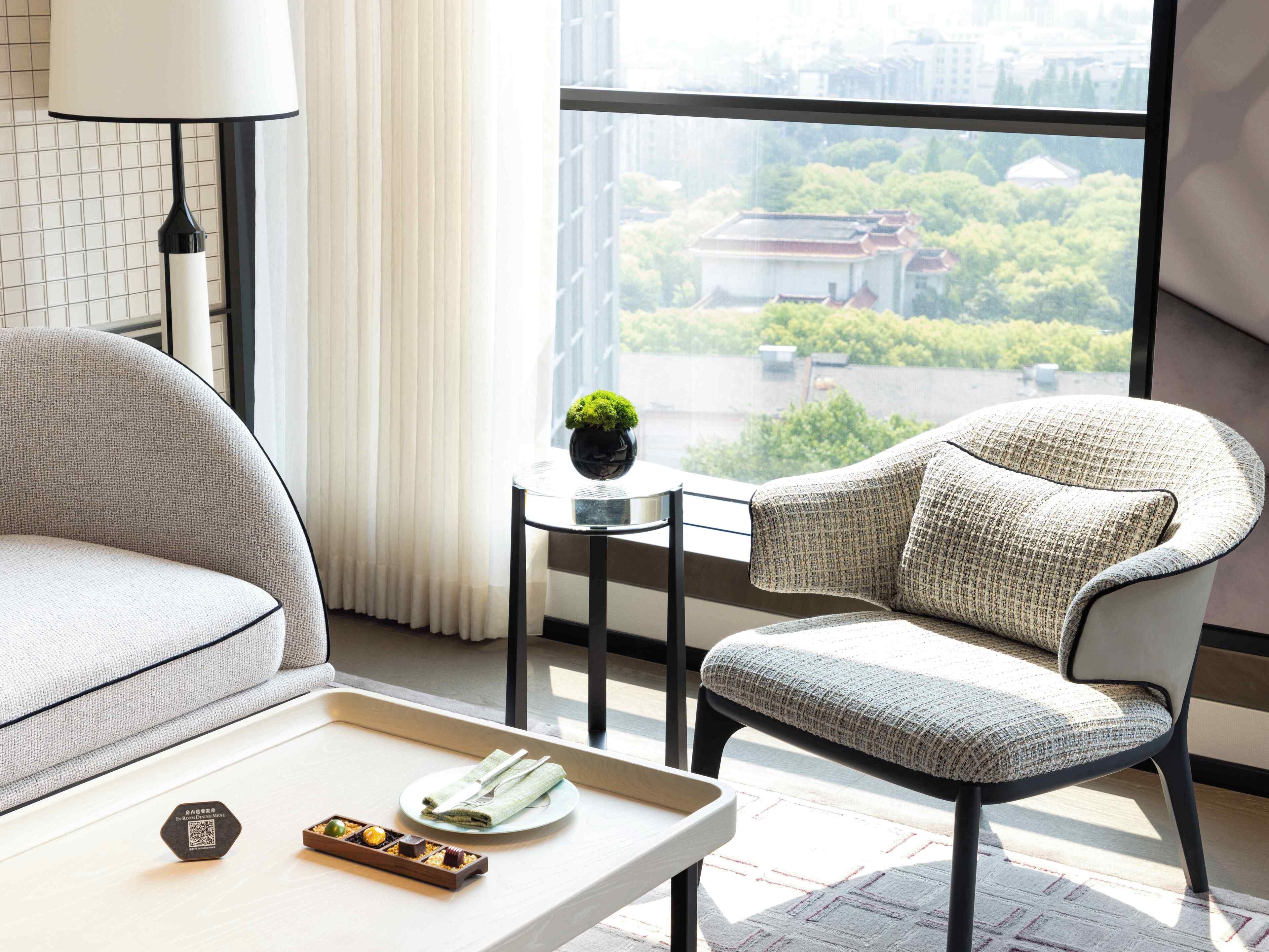 迷你吧、客房内保险箱、遮光窗帘、熨斗/熨衣板