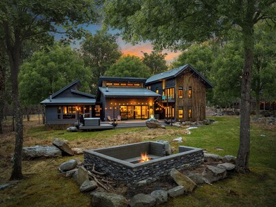 Fern Hollow - Hot Tub, Fire Pit & Mountain View