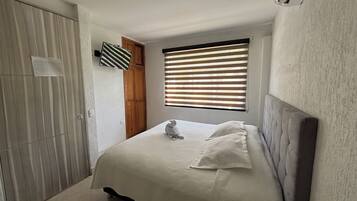 Standard Room | Desk, free rollaway beds, free WiFi, bed sheets