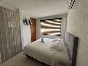 标准房 | 办公桌、免费折叠床/加床、免费 WiFi、床单