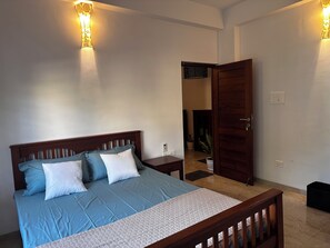 3 bedrooms, in-room safe, iron/ironing board, WiFi