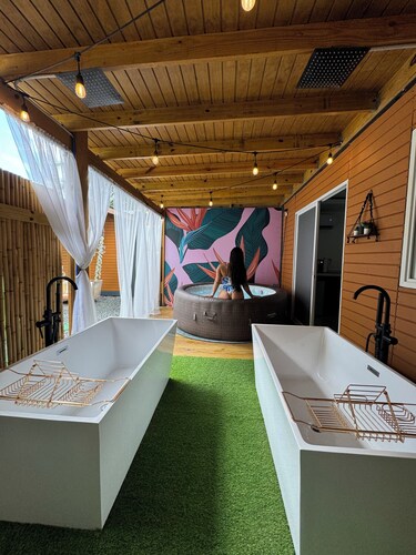 Conecta PR / Alojamiento para Parejas / APT 1