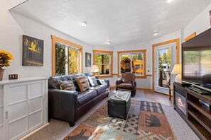 Smart-TV, peis, videospill og DVD-spiller