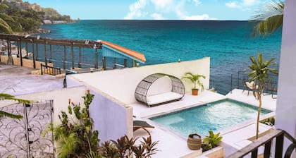 Sea Glass Suite: Your Seaside Sanctuary