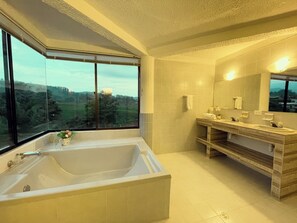 Classic Room | Bathroom