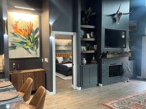 Interior - Cozy cabin in lovely Longview with WiFi, AC (Longview)