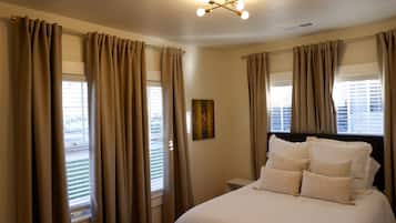 3 bedrooms, iron/ironing board, WiFi, bed sheets