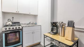 Apartment, 1 Bedroom, City View | Bahagian dalam