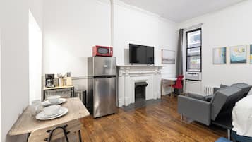 Apartment, 1 Bedroom, City View | Interior