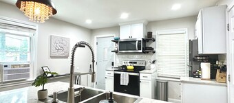 Private 1BR Cottage with City Views