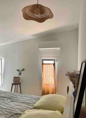 Petite maison de ville avec terrasse au pied de Notre Dame de la Garde 