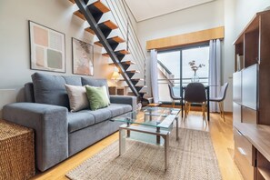 TV - Centrally located penthouse with sea views (Vigo)