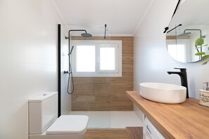 Dusche, Handtücher, Seife, Shampoo