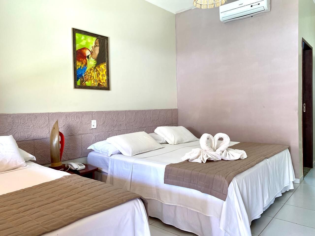 Dobbelt- eller tomannsrom – standard, balkong, bassengutsikt | Strykejern/-brett, wi-fi (inkludert) og rullestolvennlig