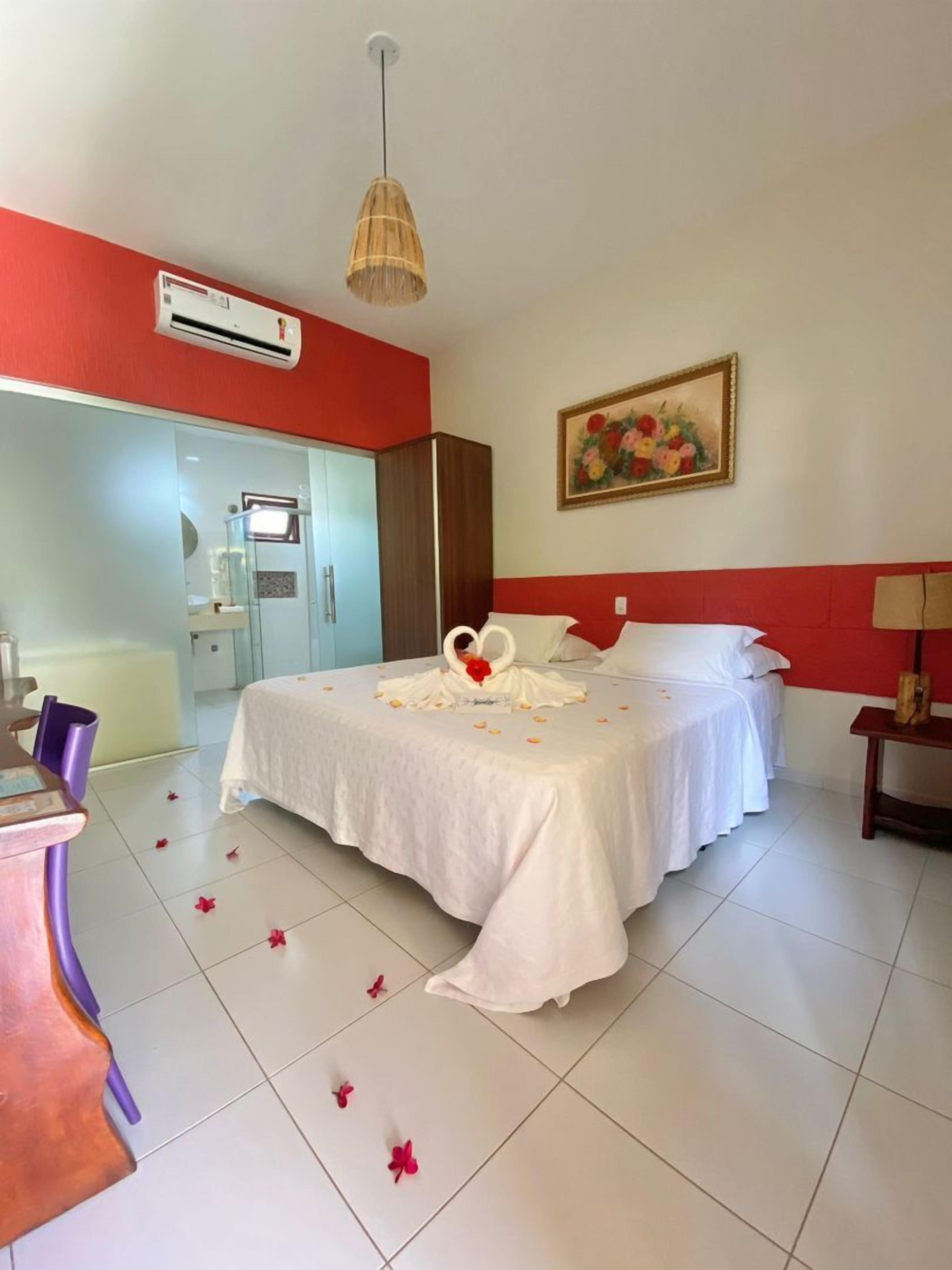 Deluxe Double Room, Balcony, Pool View | Private spa tub