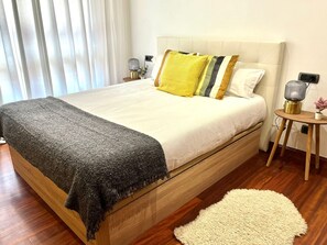 Iron/ironing board, free WiFi, bed sheets