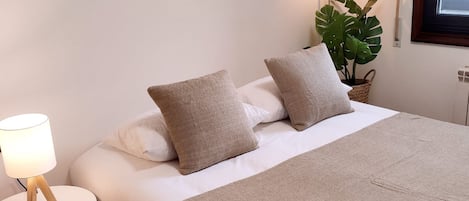 Fer et planche à repasser, Wi-Fi gratuit, draps fournis