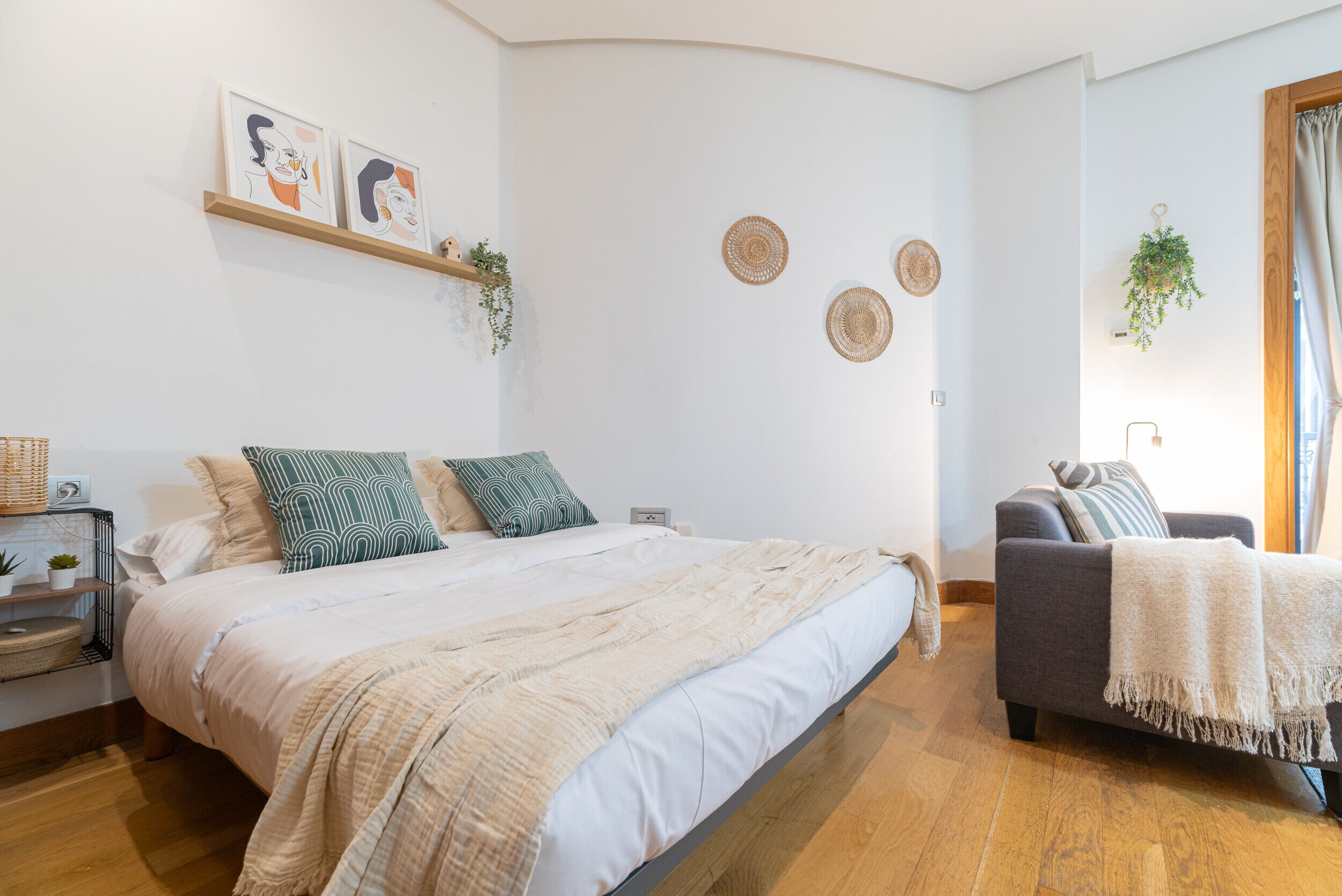 1 室のベッドルーム、アイロン / アイロン台、WiFi (無料)、ベッドシーツ